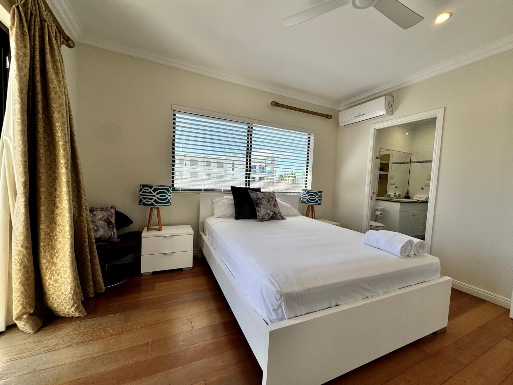 Townsville Apartments On The Strand - Penthouse *